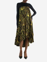 Load image into Gallery viewer, Green floral printed shirt midi dress - Size XS Dresses Kiki Vargas 

