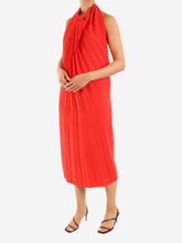 Load image into Gallery viewer, Red crepe pleated halterneck dress - size FR 38 Dresses A.W.A.K.E Mode 
