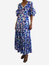 Load image into Gallery viewer, Blue short-sleeved floral printed v-neck dress - size UK 6 Dresses Borgo De Nor 
