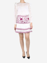 Load image into Gallery viewer, Alexis White embroidered floral skirt - size M Skirts Alexis 
