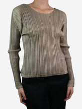 Load image into Gallery viewer, Neutral pleated top - Brand size 3 Tops Pleats Please 
