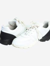 Load image into Gallery viewer, White leather low-top lace up trainers - size EU 39 Trainers Chanel 
