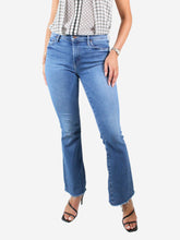 Load image into Gallery viewer, Blue flared jeans - size W29 Trousers Mother 
