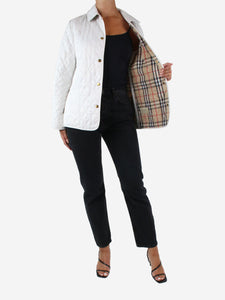 Burberry White quilted nova check lined coat - size