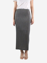 Load image into Gallery viewer, Grey pleated maxi skirt - size Skirts Issey Miyake 
