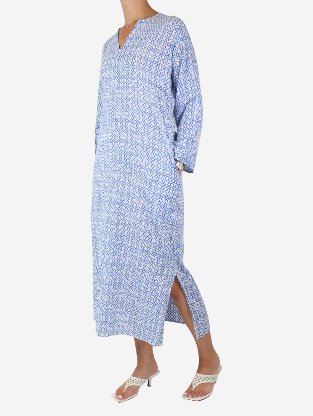 Blue printed v-neckline maxi dress - size M Dresses Bolam 
