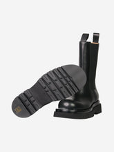 Load image into Gallery viewer, Black chunky leather Chelsea boots - size EU 40 Boots Bottega Veneta 
