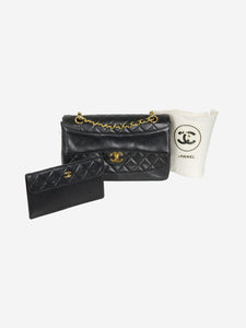 Chanel Black lambskin vintage 1989-1991 gold hardware single flap