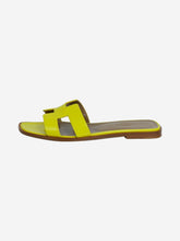 Load image into Gallery viewer, Yellow patent Oran sandals - size EU 37.5 Flat Sandals Hermes 
