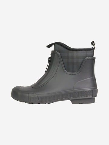 Black rubber ankle boots Boots Burberry 