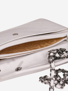 Chanel White 2005-2006 quilted wallet-on-chain bag