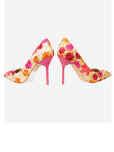 Load image into Gallery viewer, Pink floral pointed toe heels - size EU 35.5 Heels Manolo Blahnik 
