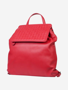 Bottega Veneta Red drawstring backpack with intrecciato leather flap