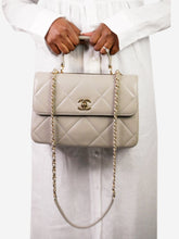 Load image into Gallery viewer, Grey 2019 medium Trendy CC Shoulder bags Chanel 
