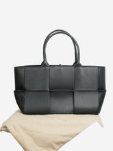 Load image into Gallery viewer, Black small Acro Tote Top Handle Bags Bottega Veneta 

