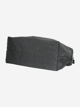 Load image into Gallery viewer, Black asymmetric top handle bag Top Handle Bags Pleats Please 
