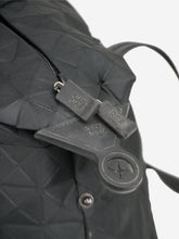 Load image into Gallery viewer, Black asymmetric top handle bag Top Handle Bags Pleats Please 
