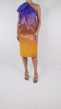 Load and play video in Gallery viewer, Multicoloured one-shoulder gradient midi dress - size FR 36
