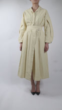 Load and play video in Gallery viewer, Yellow belted linen dress - size UK 8
