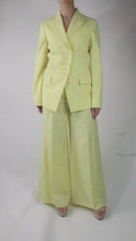 Load and play video in Gallery viewer, Yellow blazer and wide leg trouser suit - size US 2
