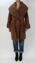 Load and play video in Gallery viewer, ARJÉ Brown shearling coat - size S
