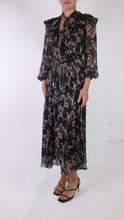 Load and play video in Gallery viewer, Floral midi dress - size UK 8
