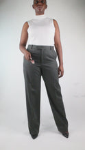 Load and play video in Gallery viewer, Grey high-waisted straight-leg trousers - size 14
