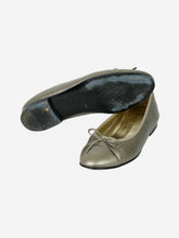 Load image into Gallery viewer, Grey leather ballet flats - size EU 38.5 Flat Shoes Chanel 
